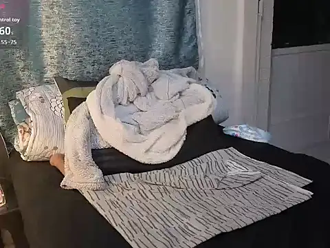 Snapshot of DacyVandal94 chatting on 02/15/26, 03:03 DacyVandal94 online show from 02/15/26, 03:03