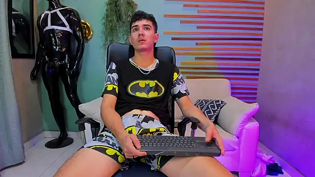 alejo gray  online show from 12/22/25, 02:36