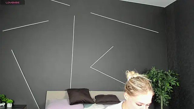 Snapshot of ChloeAlba chatting on 05/01/26, 03:11 ChloeAlba online show from 05/01/26, 03:11