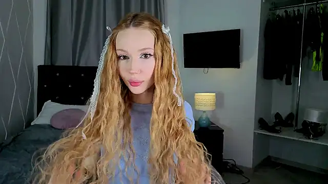 Zoe  Page online show from 01/16/26, 02:10