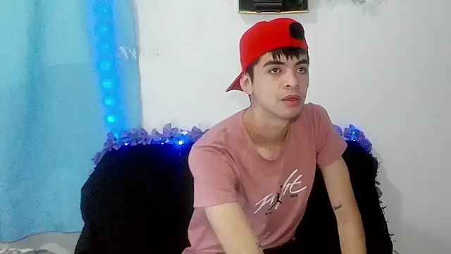 Snapshot of nico22love chatting on 02/05/26, 12:32 nico22love online show from 02/05/26, 12:32