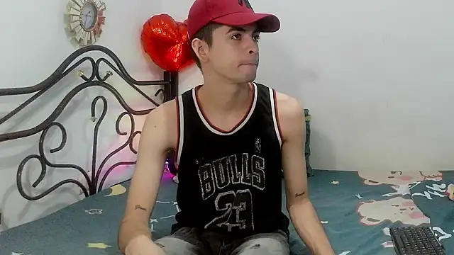 Snapshot of nico22love chatting on 02/27/26, 12:27 nico22love online show from 02/27/26, 12:27