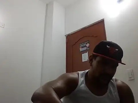 Snapshot of bigdick211292 chatting on 01/08/26, 02:14 bigdick211292 online show from 01/08/26, 02:14