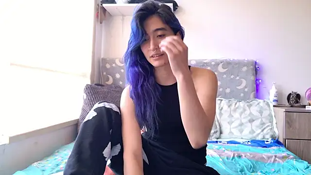 Snapshot of LunaisBack chatting on 02/20/26, 09:48 LunaisBack online show from 02/20/26, 09:48