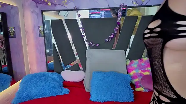 Alice NY online show from 04/15/26, 05:25