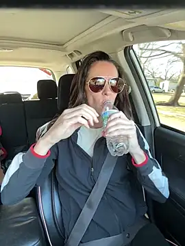 Snapshot of Edens_Promise chatting on 01/16/26, 04:11 Edens Promise online show from 01/16/26, 04:11