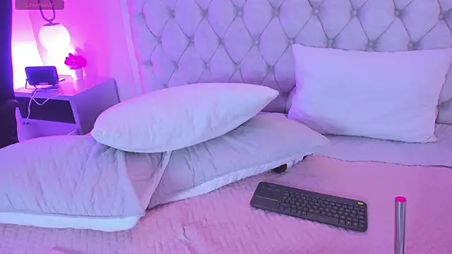 Chloe dolls18 online show from 01/06/26, 07:39