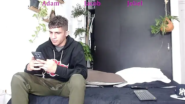 Interracial Snow Bunny online show from 01/05/26, 10:24