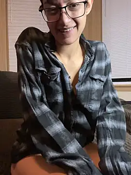 Snapshot of FaiiryArii chatting on 01/12/26, 04:29 FaiiryArii online show from 01/12/26, 04:29