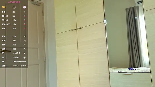 Snapshot of MilaReef chatting on 02/06/26, 09:12 MilaReef online show from 02/06/26, 09:12