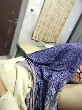 Snapshot of hornycouple20000 chatting on 01/13/26, 02:44 hornycouple20000 online show from 01/13/26, 02:44