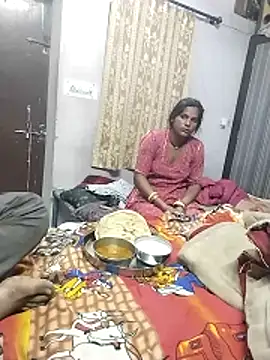 Snapshot of hornycouple20000 chatting on 02/15/26, 07:32 hornycouple20000 online show from 02/15/26, 07:32