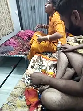 Snapshot of hornycouple20000 chatting on 02/25/26, 07:01 hornycouple20000 online show from 02/25/26, 07:01