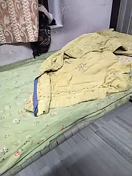 Snapshot of hornycouple20000 chatting on 03/01/26, 04:09 hornycouple20000 online show from 03/01/26, 04:09