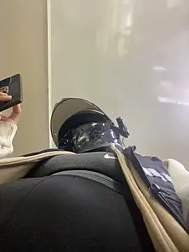 Scarlet auraa online show from 04/07/26, 11:26