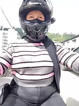 Scarlet auraa online show from 04/15/26, 07:58