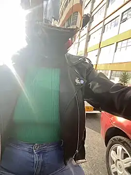 Scarlet auraa online show from 04/23/26, 10:12