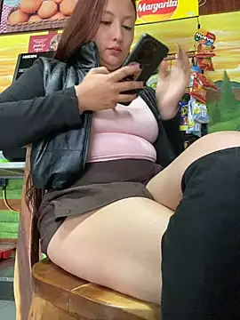 Snapshot of Scarlet_auraa chatting on 05/04/26, 10:06 Scarlet auraa online show from 05/04/26, 10:06