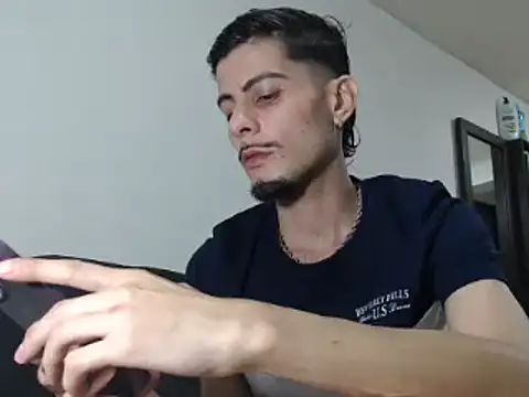 Snapshot of levconnor chatting on 03/01/26, 03:19 levconnor online show from 03/01/26, 03:19