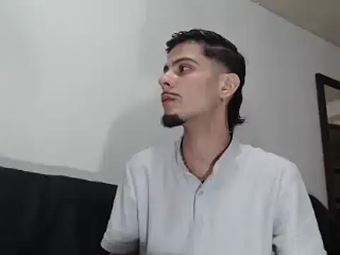 Snapshot of levconnor chatting on 03/01/26, 07:38 levconnor online show from 03/01/26, 07:38