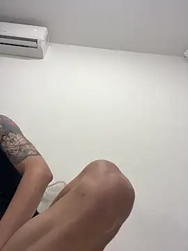 nanda108520 online show from 04/21/26, 09:59