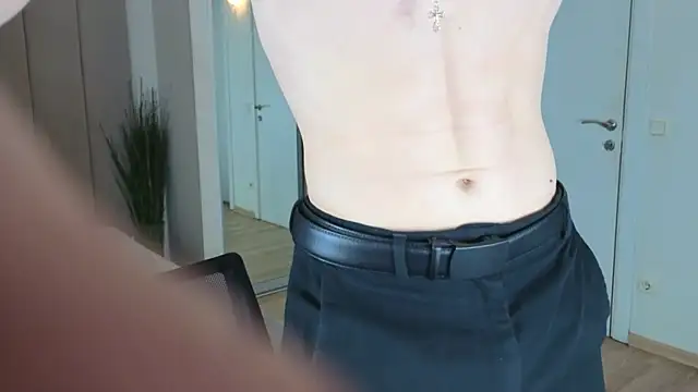 Snapshot of LEO__MILLER chatting on 01/09/26, 04:15 LEO MILLER online show from 01/09/26, 04:15