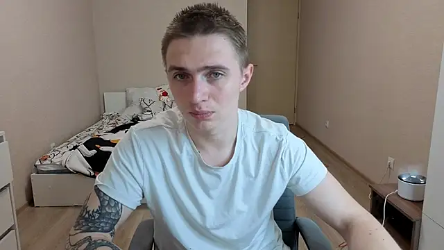 Snapshot of LEO__MILLER chatting on 05/20/26, 05:08 LEO MILLER online show from 05/20/26, 05:08