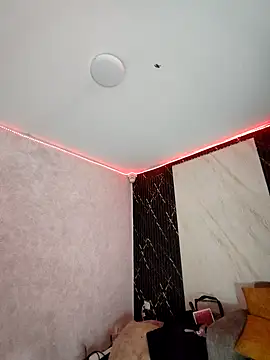 Isis Hot   online show from 02/22/26, 12:12