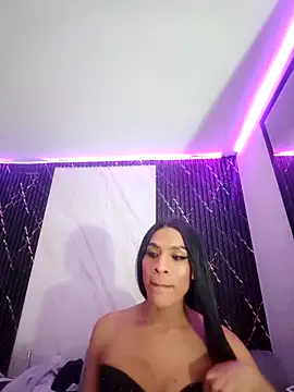 Isis Hot   online show from 03/02/26, 07:59