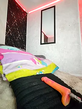 Isis Hot   online show from 03/29/26, 11:32