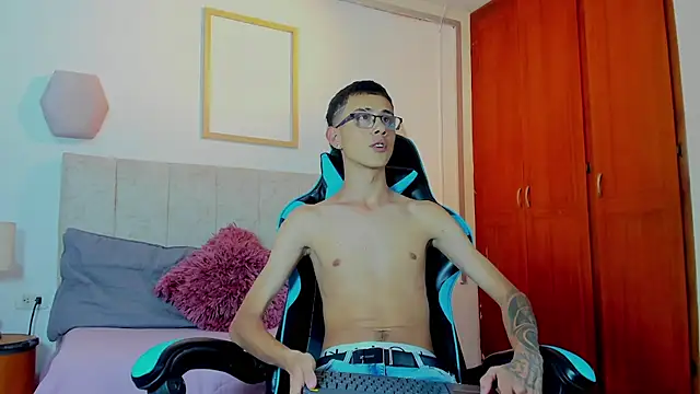 asher lux online show from 03/31/26, 09:59