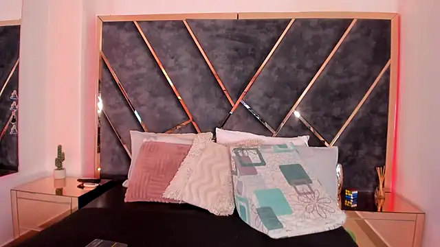 Chloe Connor online show from 02/06/26, 03:22