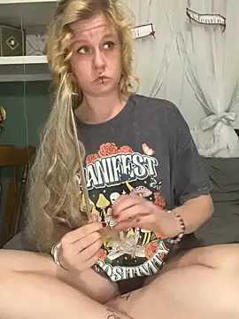 Snapshot of Autumn_paige chatting on 02/16/26, 11:56 Autumn paige online show from 02/16/26, 11:56