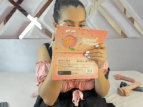 MiaKleinX online show from 03/08/26, 09:29