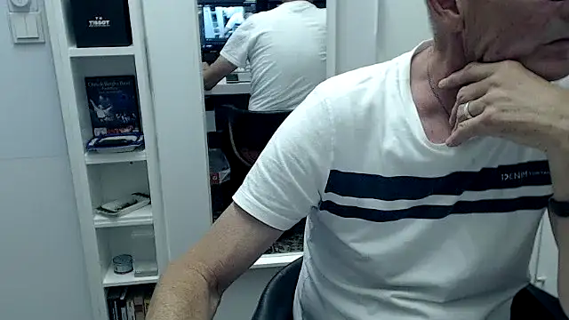Snapshot of german_gay chatting on 08/06/26, 09:55 german gay online show from 08/06/26, 09:55