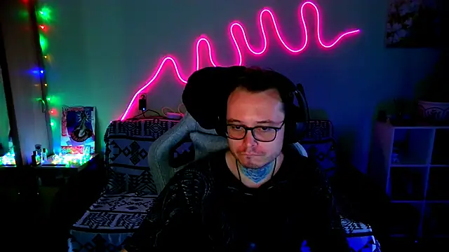 Snapshot of Rebalanced chatting on 03/31/26, 01:22 Rebalanced online show from 03/31/26, 01:22