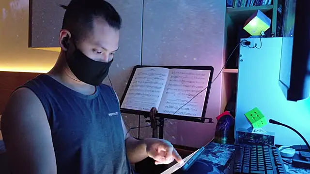 OnlyHand9x online show from 04/23/26, 04:53