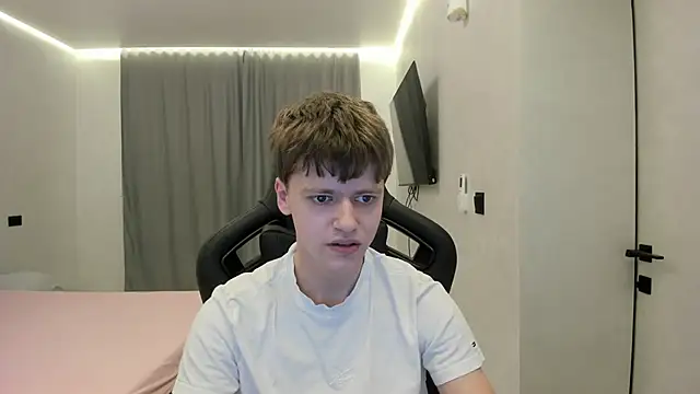 bonekoambalabu online show from 04/03/26, 12:41