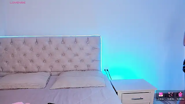 Snapshot of Diamond__cherry69 chatting on 02/20/26, 01:44 Diamond cherry69 online show from 02/20/26, 01:44