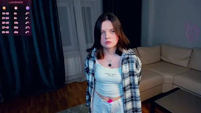 Snapshot of TiannaVillari chatting on 01/10/26, 05:15 TiannaVillari online show from 01/10/26, 05:15