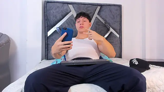 Liam saint online show from 02/12/26, 12:22