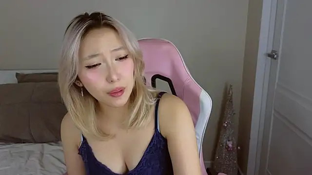 Snapshot of jasmilee chatting on 02/20/26, 11:54 jasmilee online show from 02/20/26, 11:54