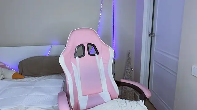 Snapshot of jasmilee chatting on 02/23/26, 01:19 jasmilee online show from 02/23/26, 01:19