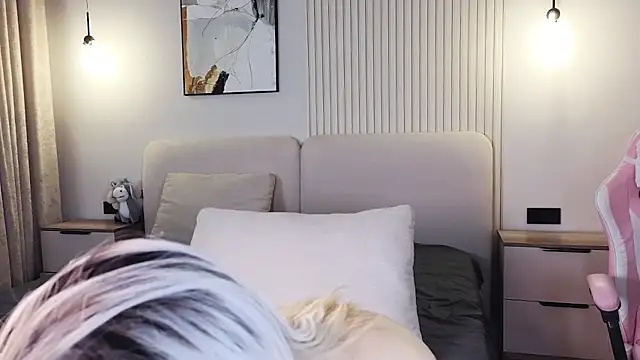 jasmilee online show from 04/23/26, 04:09