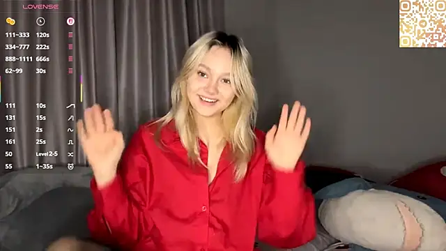 Snapshot of new_wave_chloe chatting on 01/08/26, 10:45 new wave chloe online show from 01/08/26, 10:45