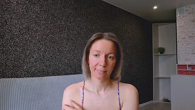 Snapshot of Amanda_Luxe chatting on 05/02/26, 03:00 Amanda Luxe online show from 05/02/26, 03:00