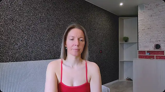 Snapshot of Amanda_Luxe chatting on 05/11/26, 03:12 Amanda Luxe online show from 05/11/26, 03:12
