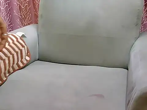 hot-taniya35 online show from 02/04/26, 09:15