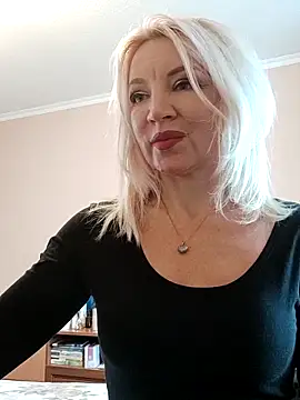 Snapshot of MiraStar984 chatting on 02/18/26, 02:02 MiraStar984 online show from 02/18/26, 02:02