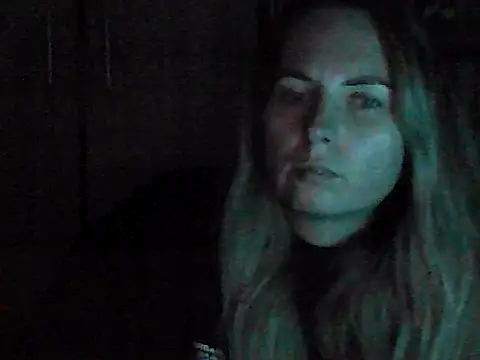 VikiLove765 online show from 01/05/26, 07:39